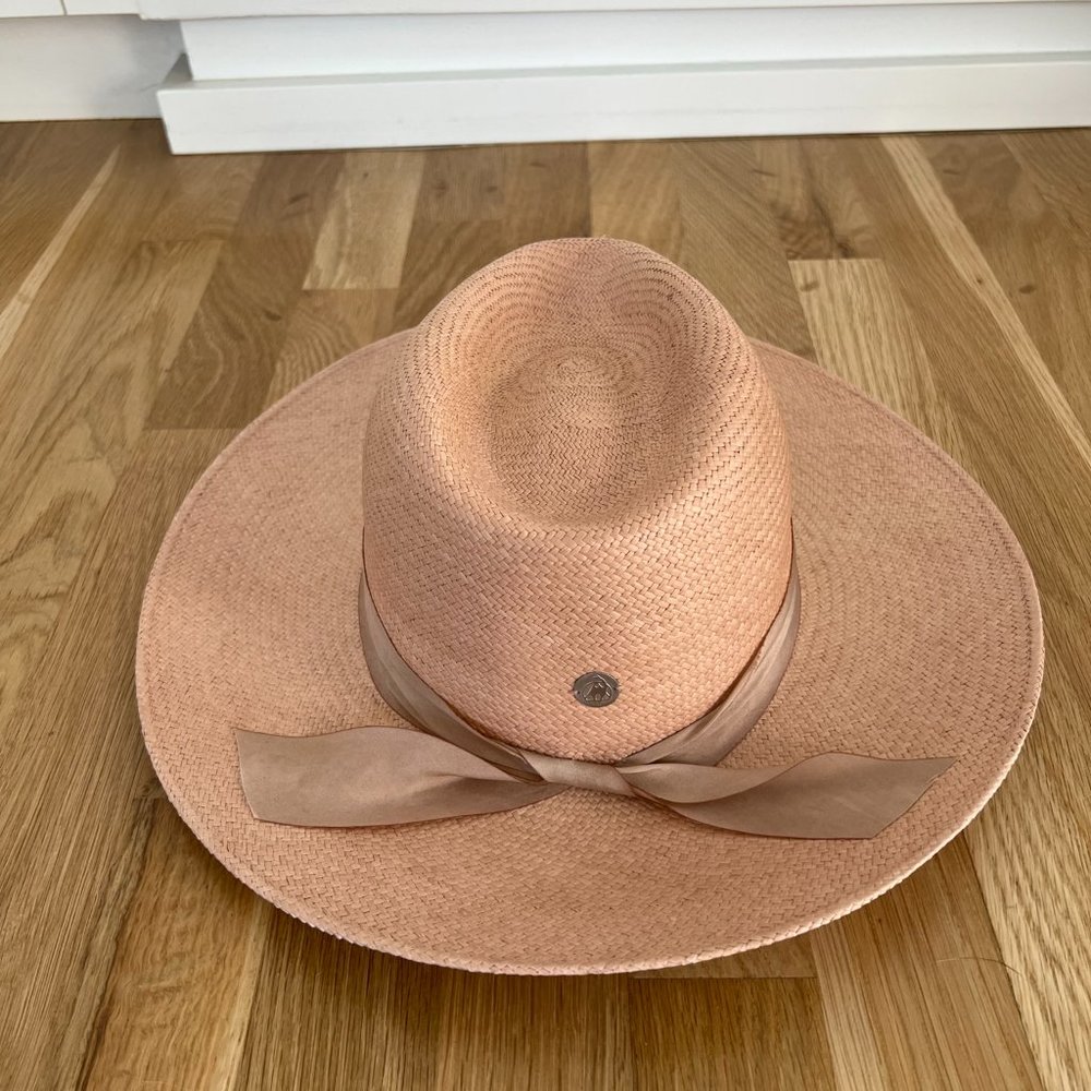 Brand New Freya Gardenia Hat in Daffodil/Peach Ribbon